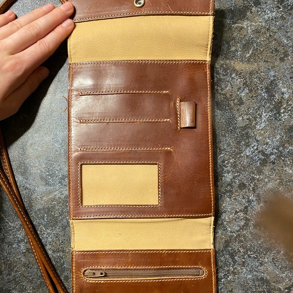 🥀Genuine Roots Leather Purse - Picture 4 of 4